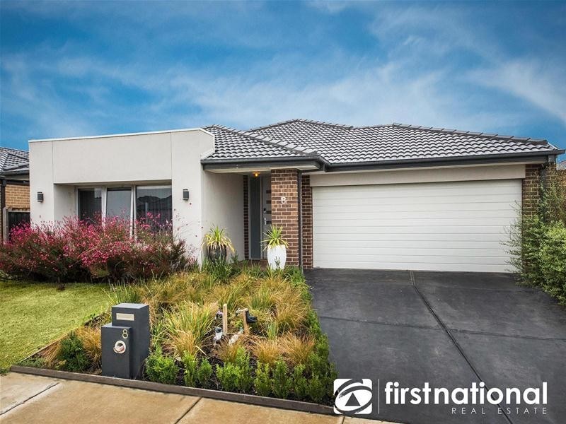 8 Weatherby Avenue, Officer VIC 3809