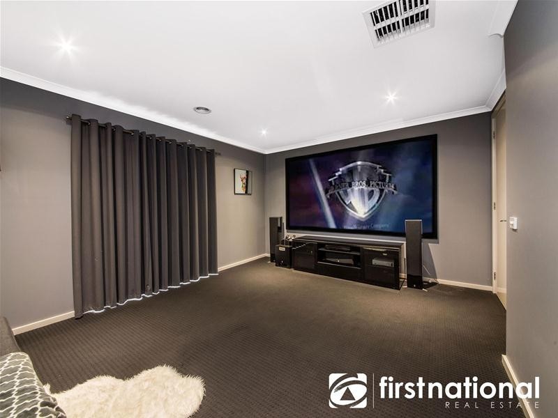 8 Weatherby Avenue, Officer VIC 3809