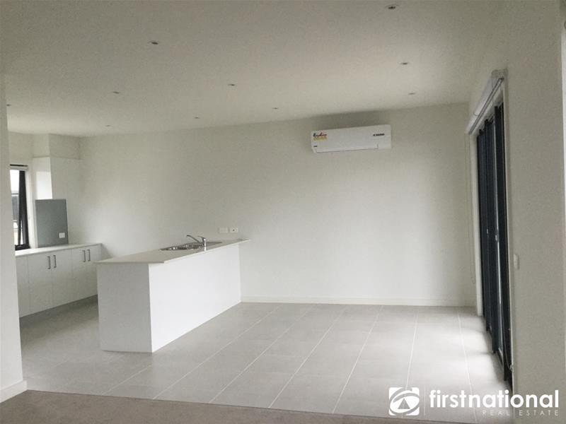 20/17 Edgeware Close, Pakenham VIC 3810