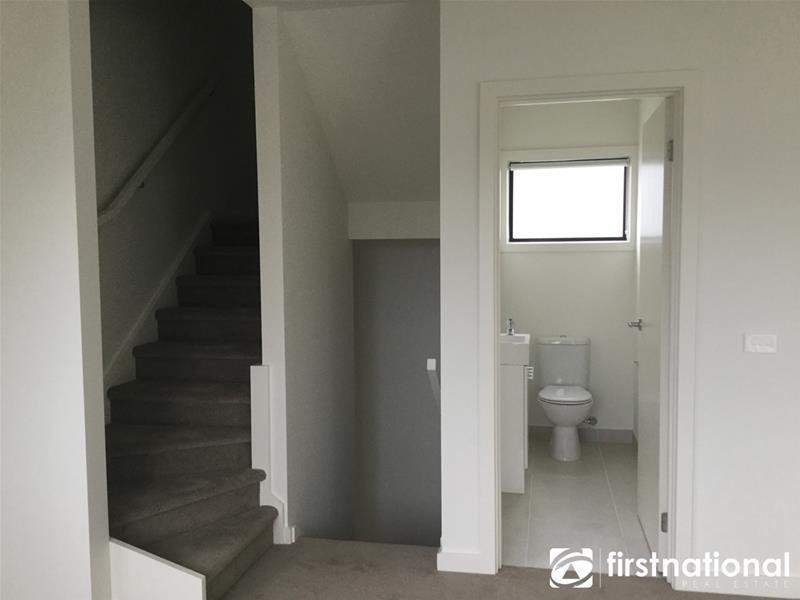 20/17 Edgeware Close, Pakenham VIC 3810