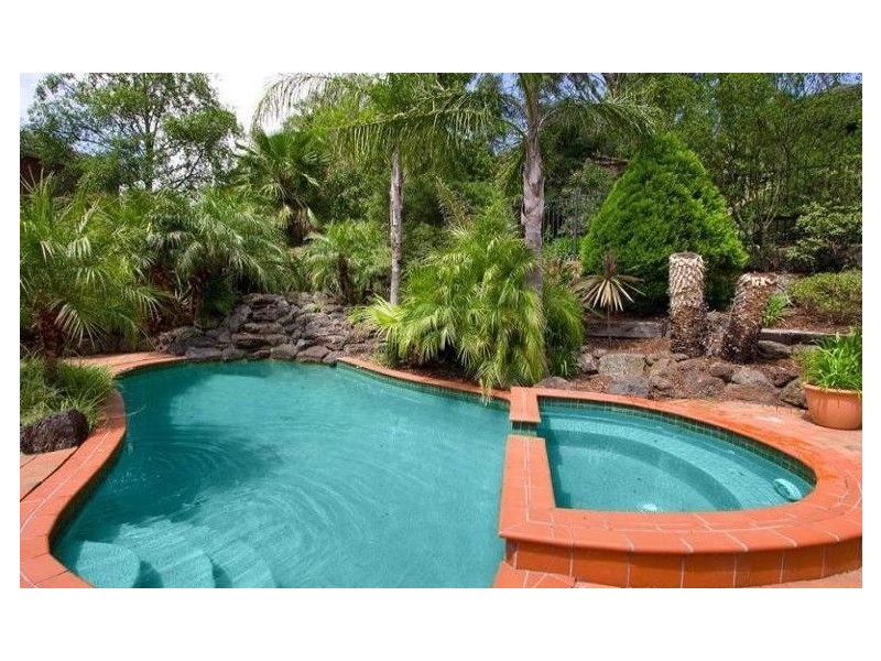 9 Bournevale Drive, Berwick VIC 3806