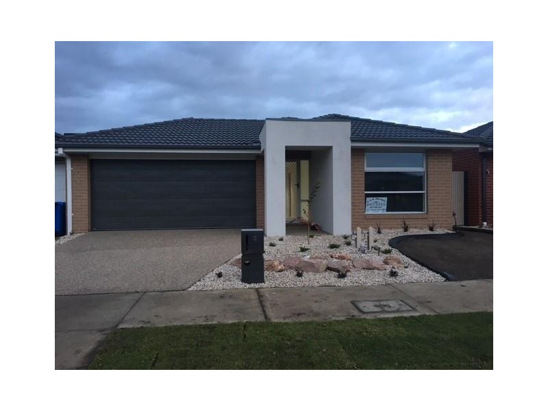 3 Cups Court, Cranbourne East VIC 3977