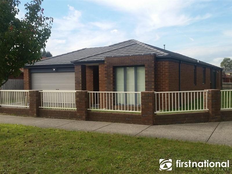 2 Stream Walk, Hallam VIC 3803