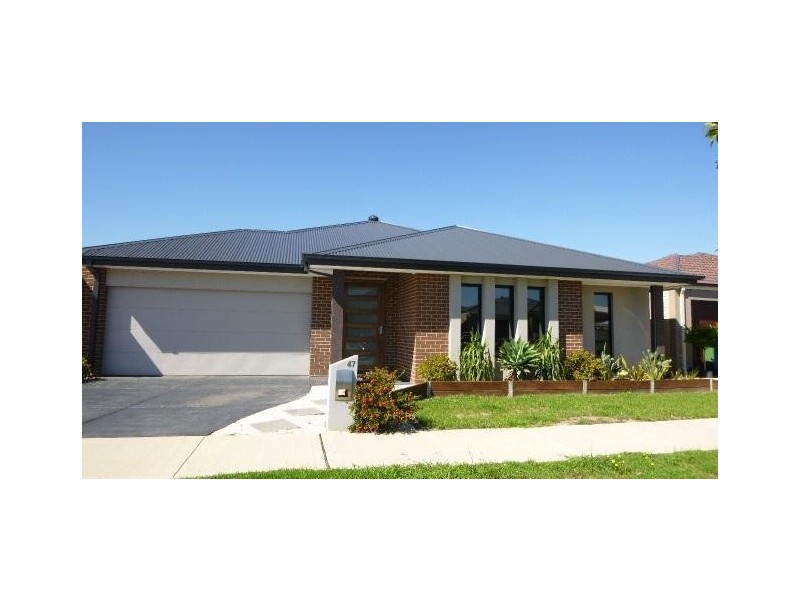 47 Arbourlea Boulevard, Cranbourne North VIC 3977