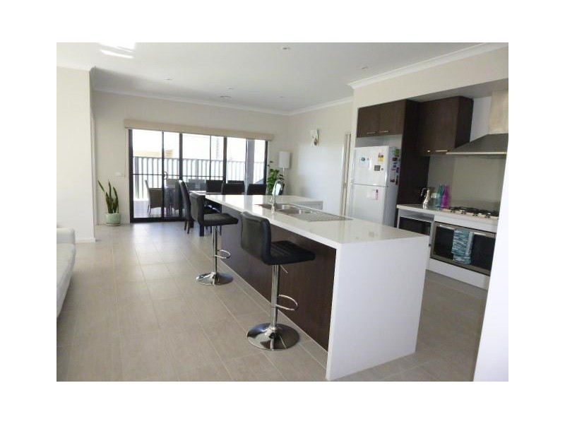 47 Arbourlea Boulevard, Cranbourne North VIC 3977