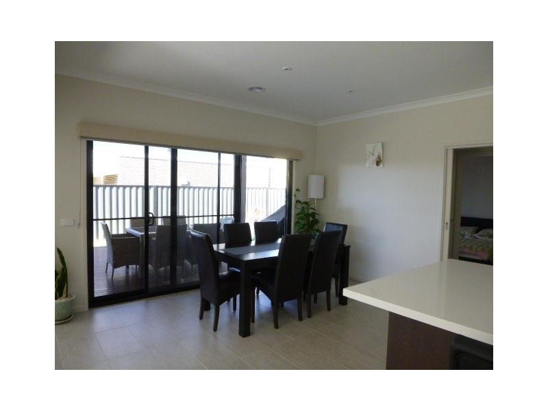 47 Arbourlea Boulevard, Cranbourne North VIC 3977