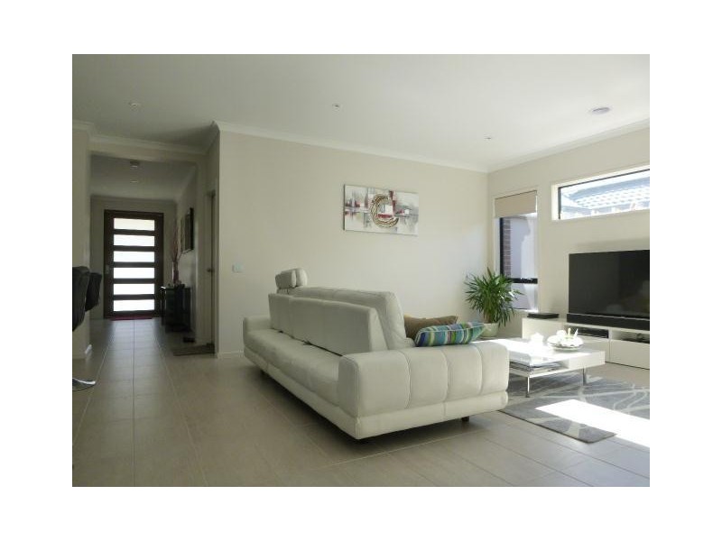 47 Arbourlea Boulevard, Cranbourne North VIC 3977