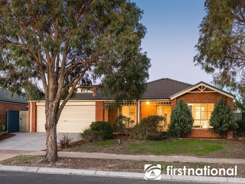 6 Tea Tree Close, Pakenham VIC 3810
