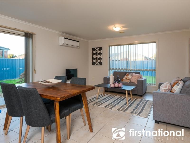 6 Tea Tree Close, Pakenham VIC 3810