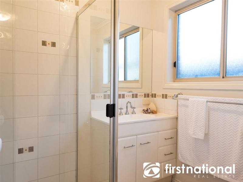 6 Tea Tree Close, Pakenham VIC 3810