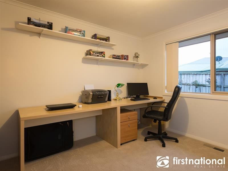 37 Lorikeet Drive, Berwick VIC 3806