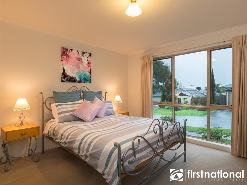 37 Lorikeet Drive, Berwick VIC 3806