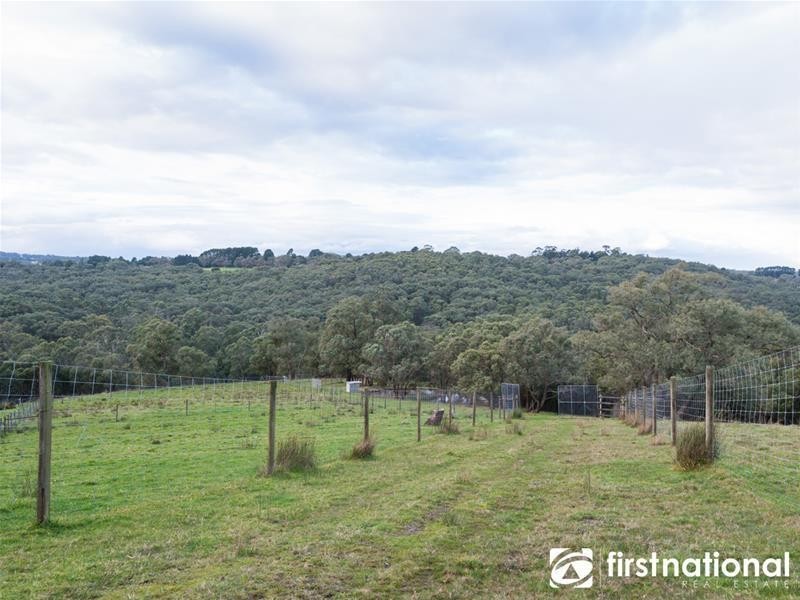 95 Bimbimbie Drive, Dewhurst VIC 3808