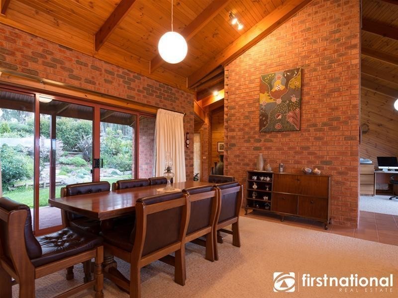 95 Bimbimbie Drive, Dewhurst VIC 3808