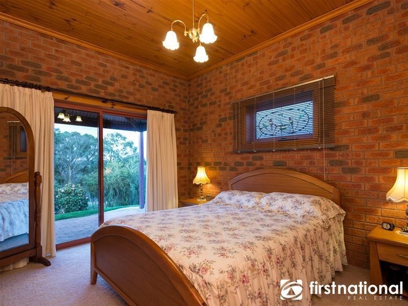 95 Bimbimbie Drive, Dewhurst VIC 3808