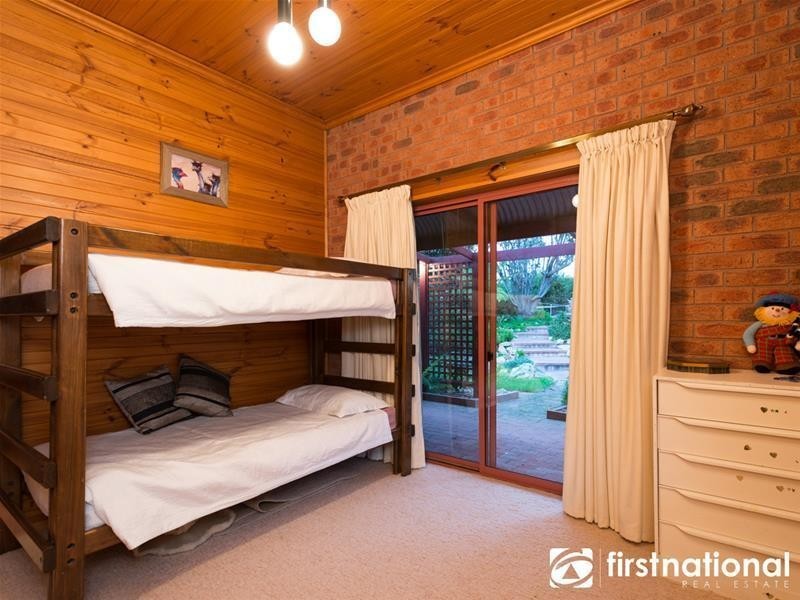 95 Bimbimbie Drive, Dewhurst VIC 3808