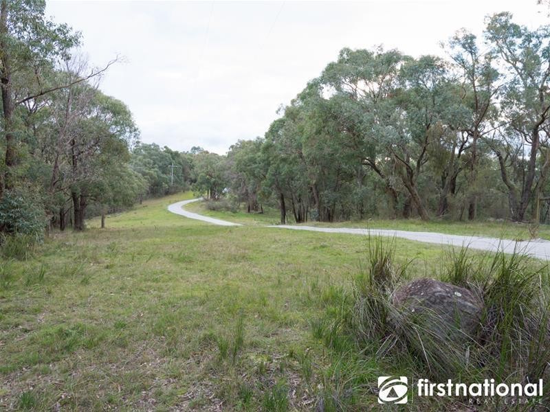 95 Bimbimbie Drive, Dewhurst VIC 3808