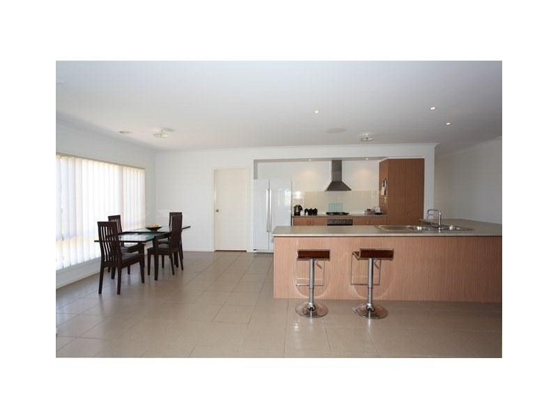 24 Bernly Boulevard, Berwick VIC 3806