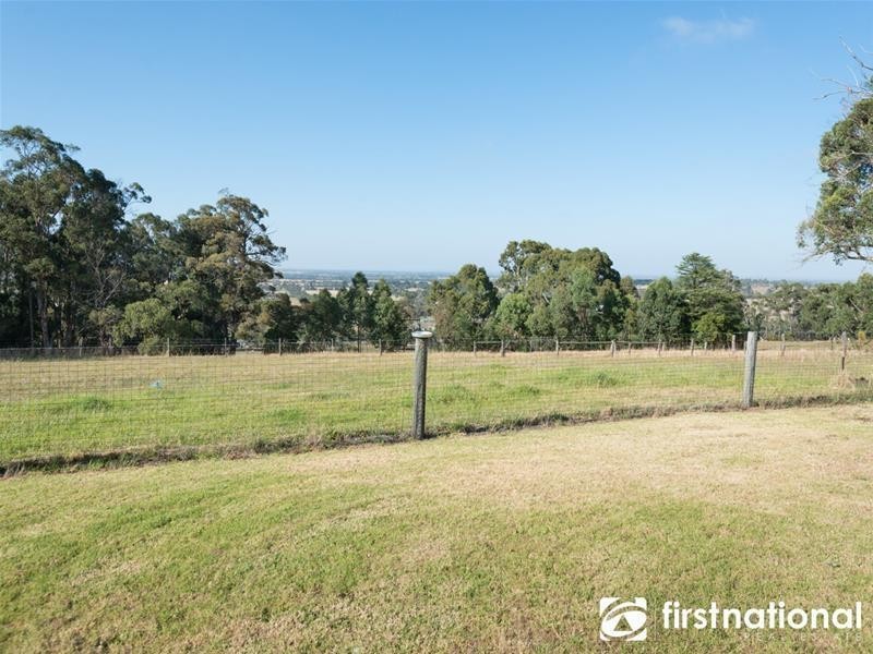 75 McInnes Road, Tynong North VIC 3813