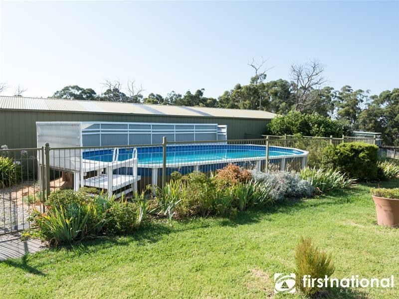 75 McInnes Road, Tynong North VIC 3813