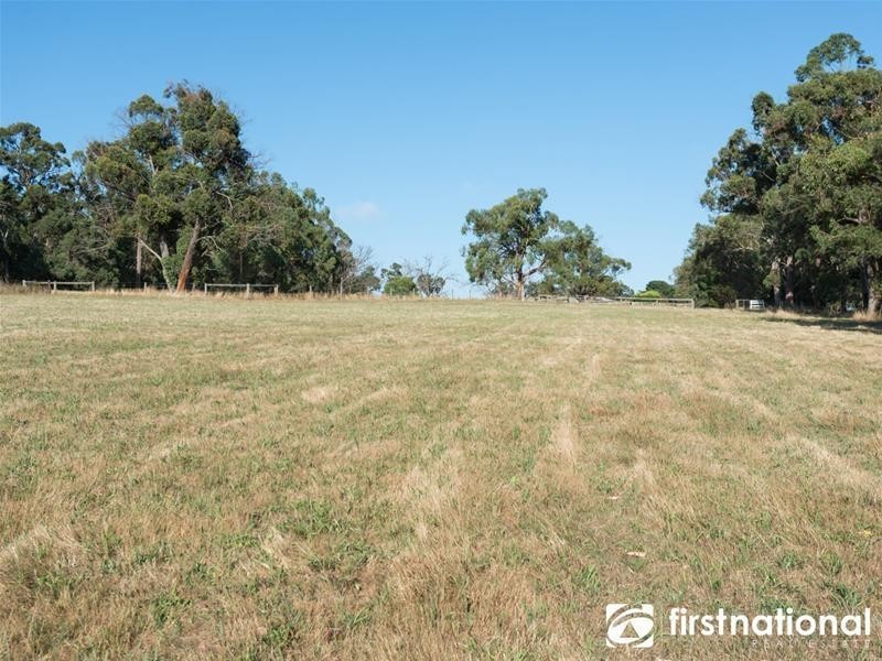 75 McInnes Road, Tynong North VIC 3813