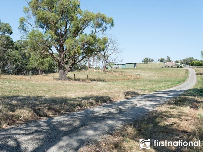75 McInnes Road, Tynong North VIC 3813