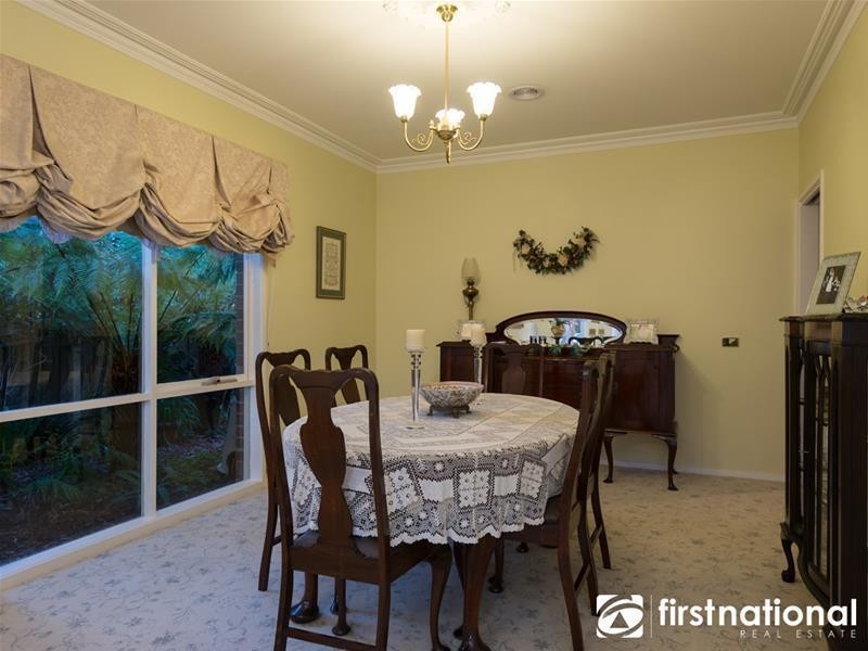 8 Goodall  Court, Berwick VIC 3806