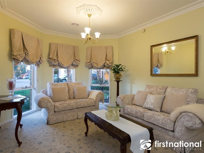 8 Goodall  Court, Berwick VIC 3806