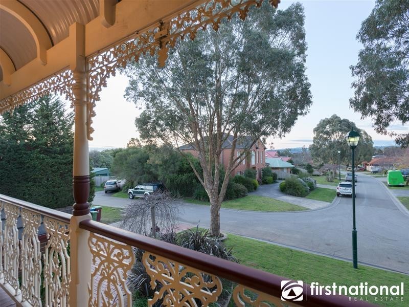 8 Goodall  Court, Berwick VIC 3806