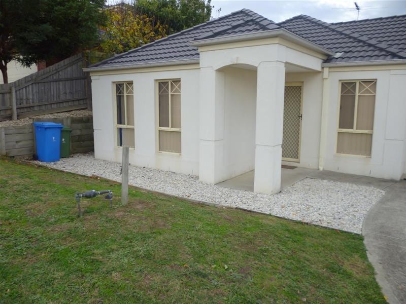 27 Turella Close, Berwick VIC 3806