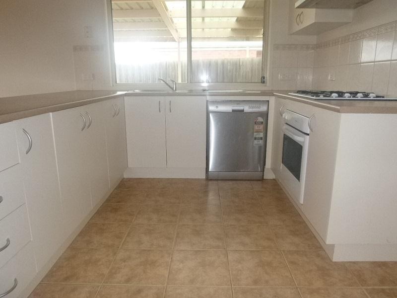 27 Turella Close, Berwick VIC 3806