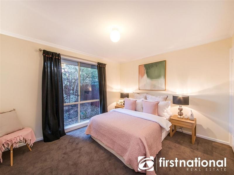 25 Rundell Way, Pakenham VIC 3810