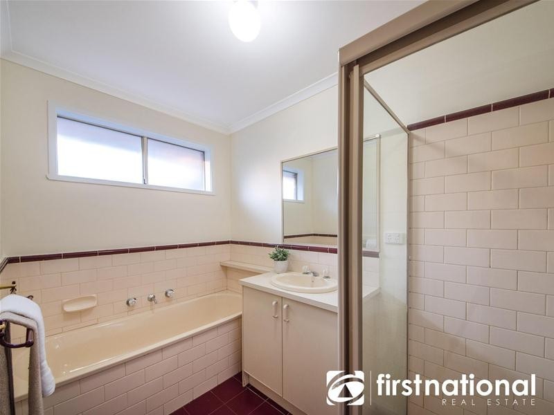 25 Rundell Way, Pakenham VIC 3810