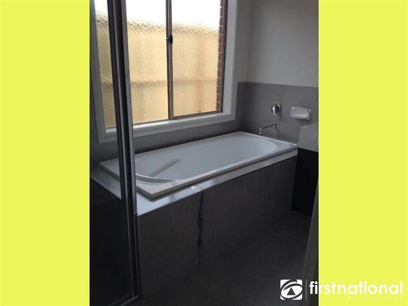 26 Mernoo Avenue, Clyde North VIC 3978