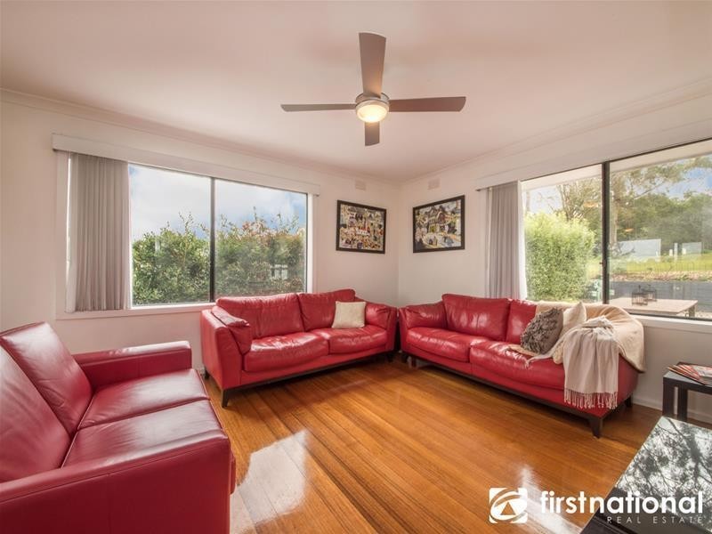 8 Inglis Road, Berwick VIC 3806