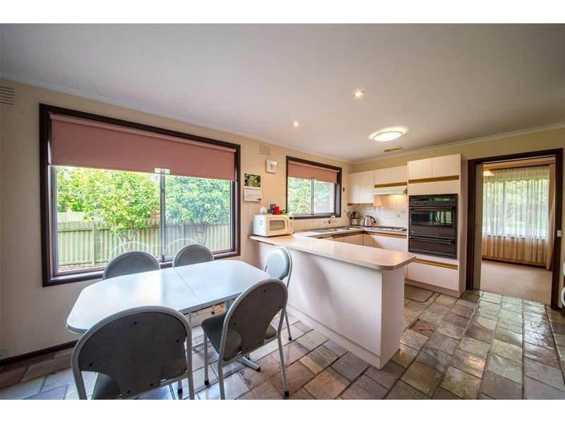 18 Penrith Court, Berwick VIC 3806