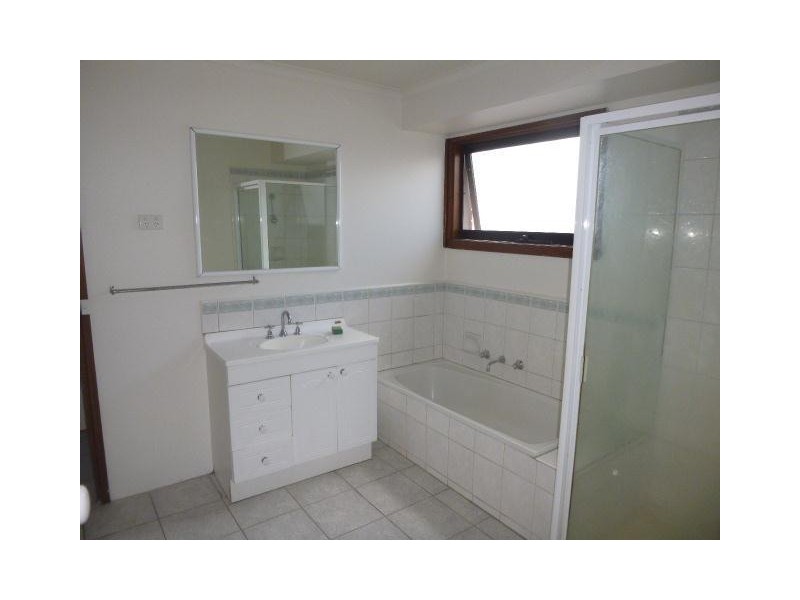 1 Greenmount Close, Narre Warren VIC 3805