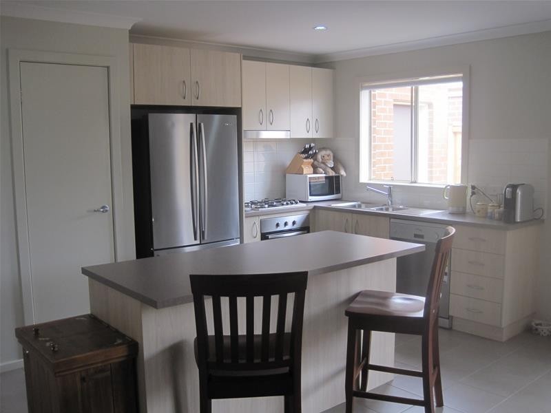 15 Markbeech Crescent, Officer VIC 3809