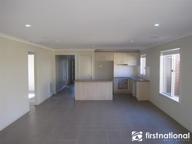 15 Markbeech Crescent, Officer VIC 3809