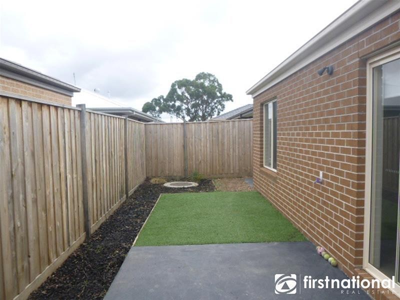 15 Markbeech Crescent, Officer VIC 3809