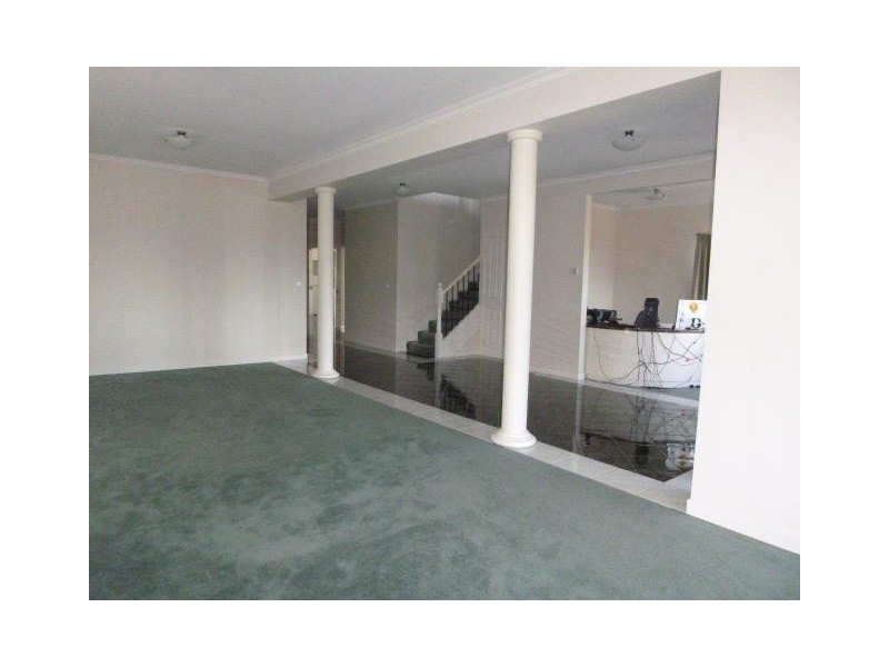 49 John Edgcumbe Way, Endeavour Hills VIC 3802