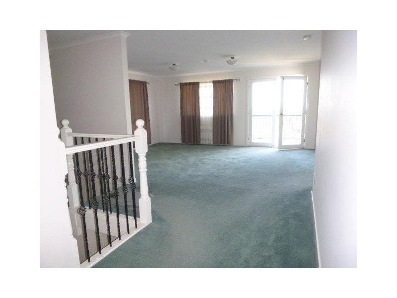 49 John Edgcumbe Way, Endeavour Hills VIC 3802