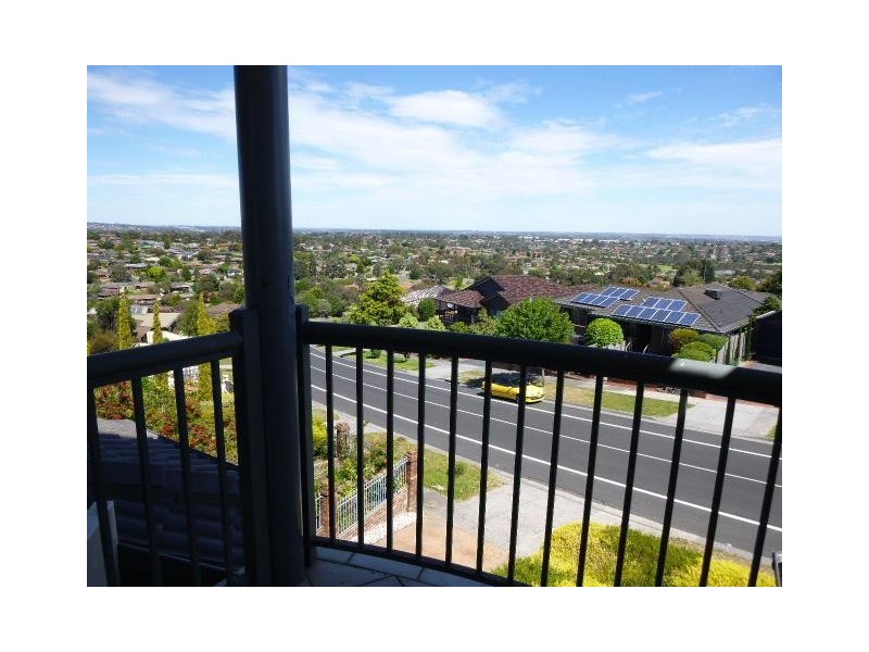 49 John Edgcumbe Way, Endeavour Hills VIC 3802