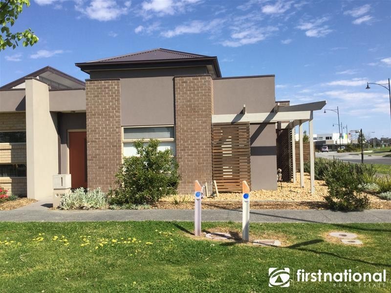 16 Haakman Way, Pakenham VIC 3810