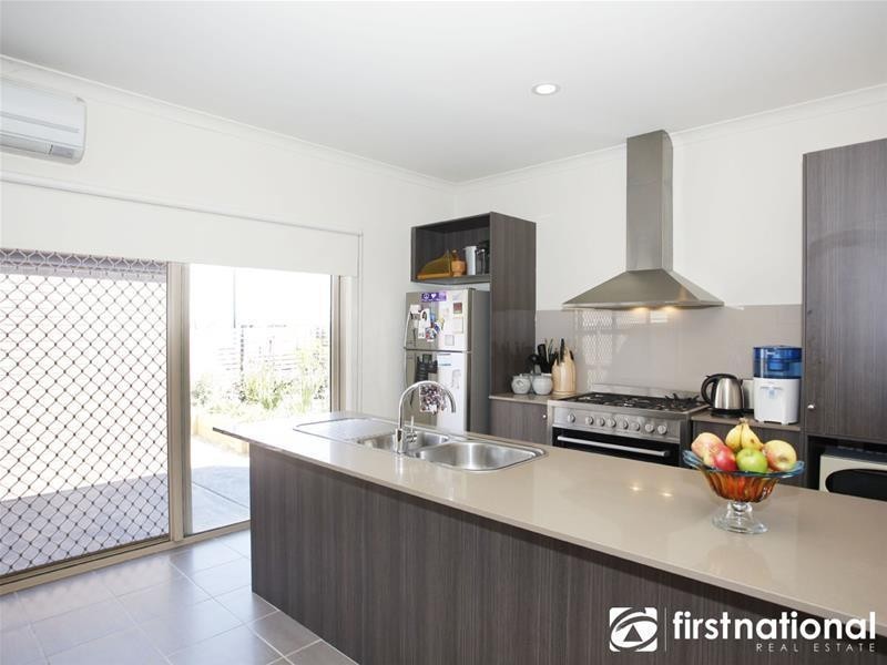 16 Haakman Way, Pakenham VIC 3810