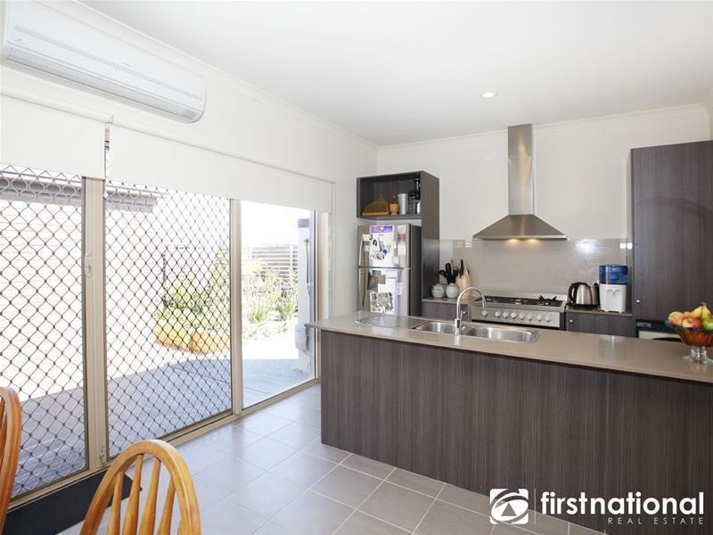16 Haakman Way, Pakenham VIC 3810