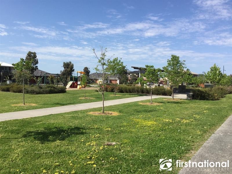 16 Haakman Way, Pakenham VIC 3810