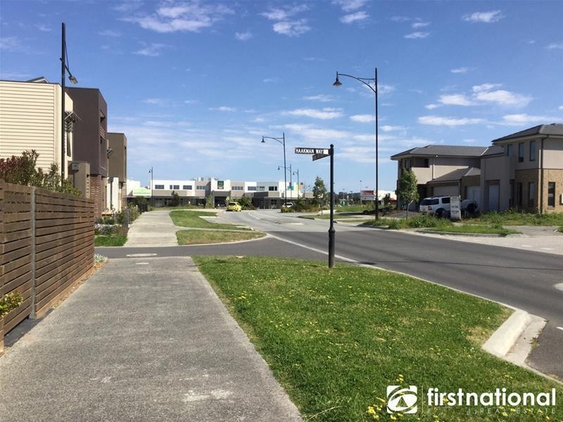 16 Haakman Way, Pakenham VIC 3810