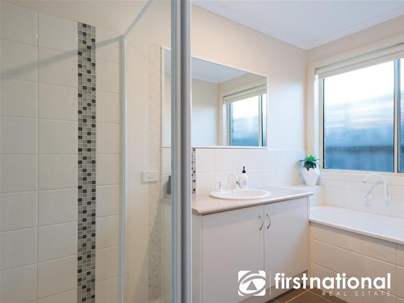 34 Charles Street, Koo Wee Rup VIC 3981