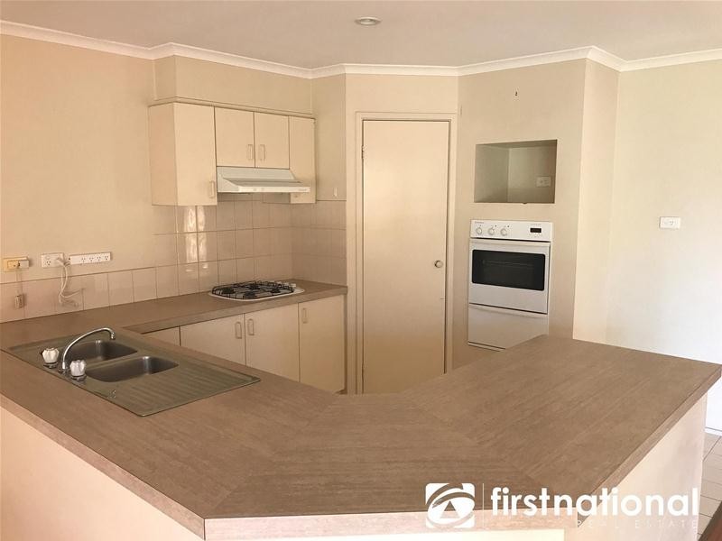 6 Demint Walk, Narre Warren South VIC 3805